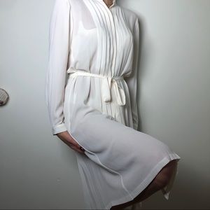 White silk chiffon nightgown🕊